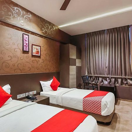 Oyo 26991 Stanza Luxurios Stay Zahirabad Экстерьер фото