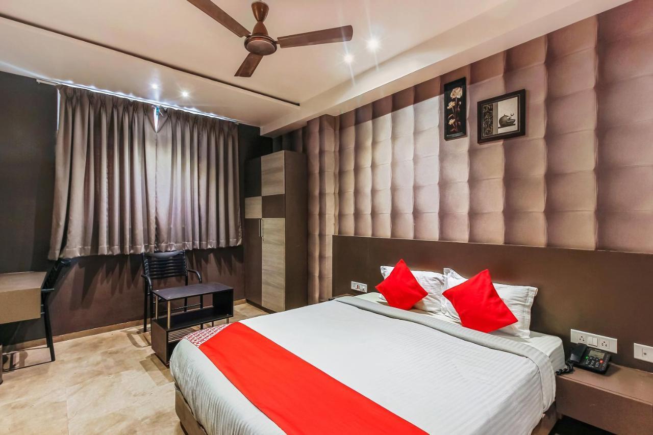 Oyo 26991 Stanza Luxurios Stay Zahirabad Экстерьер фото