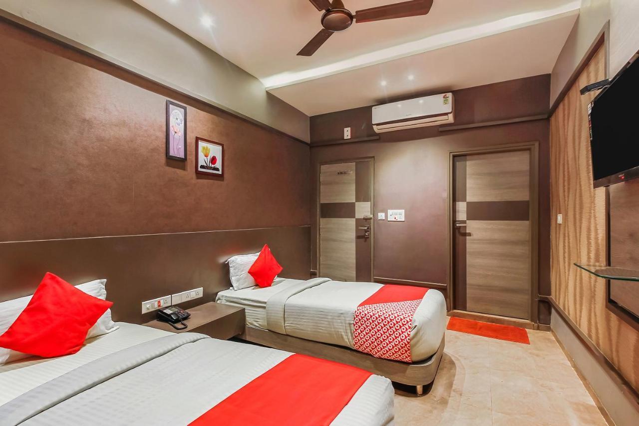 Oyo 26991 Stanza Luxurios Stay Zahirabad Экстерьер фото