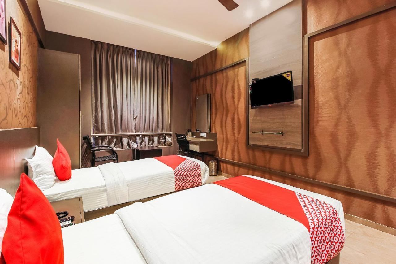 Oyo 26991 Stanza Luxurios Stay Zahirabad Экстерьер фото
