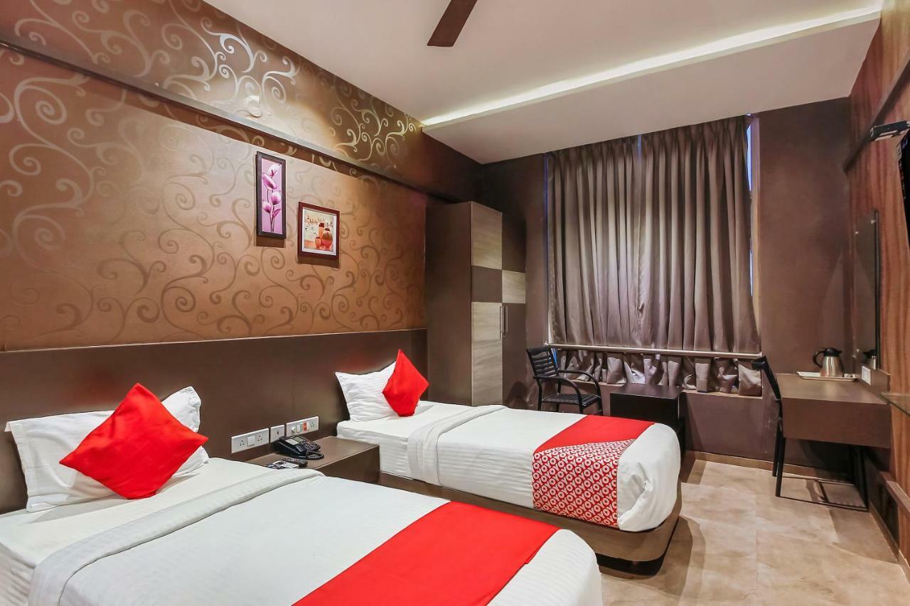Oyo 26991 Stanza Luxurios Stay Zahirabad Экстерьер фото